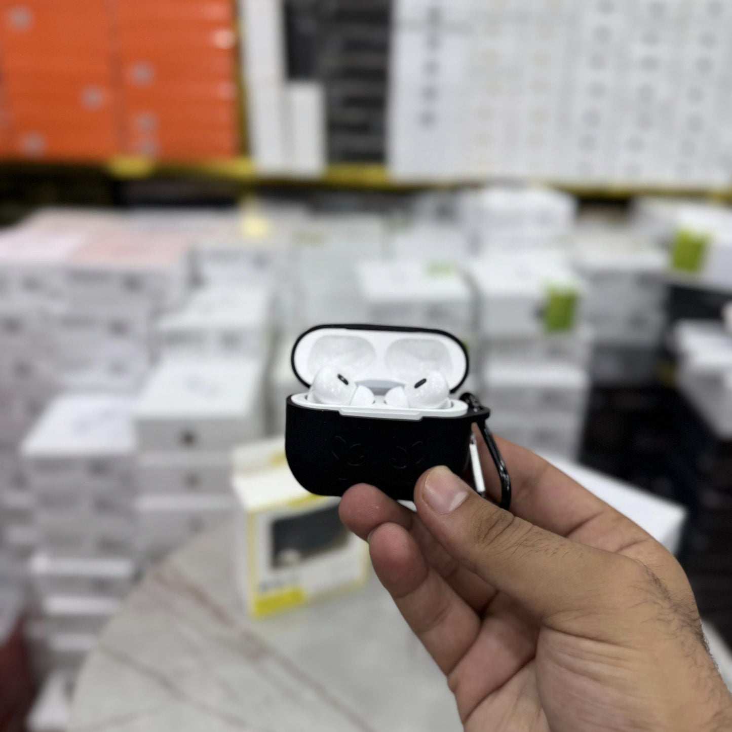 Made in Japan Airpods Pro (2nd generation) with MagSafe Charging Case (USB‑C) With Active ANC and Free Silicon Case